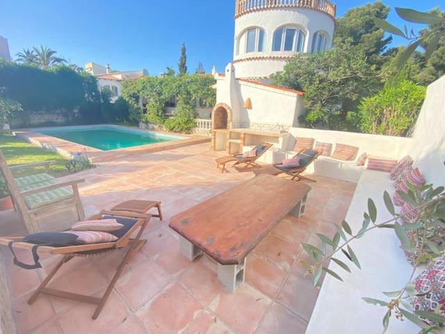 Beautiful Villa With Pool, Barbecue, And Garden 자베아 외부 사진